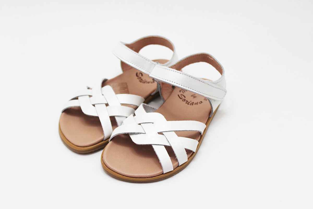 Sandalias barefoot niña tiras entrelazadas