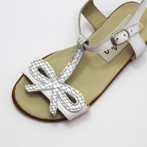 Sandalia blanco/plata niña