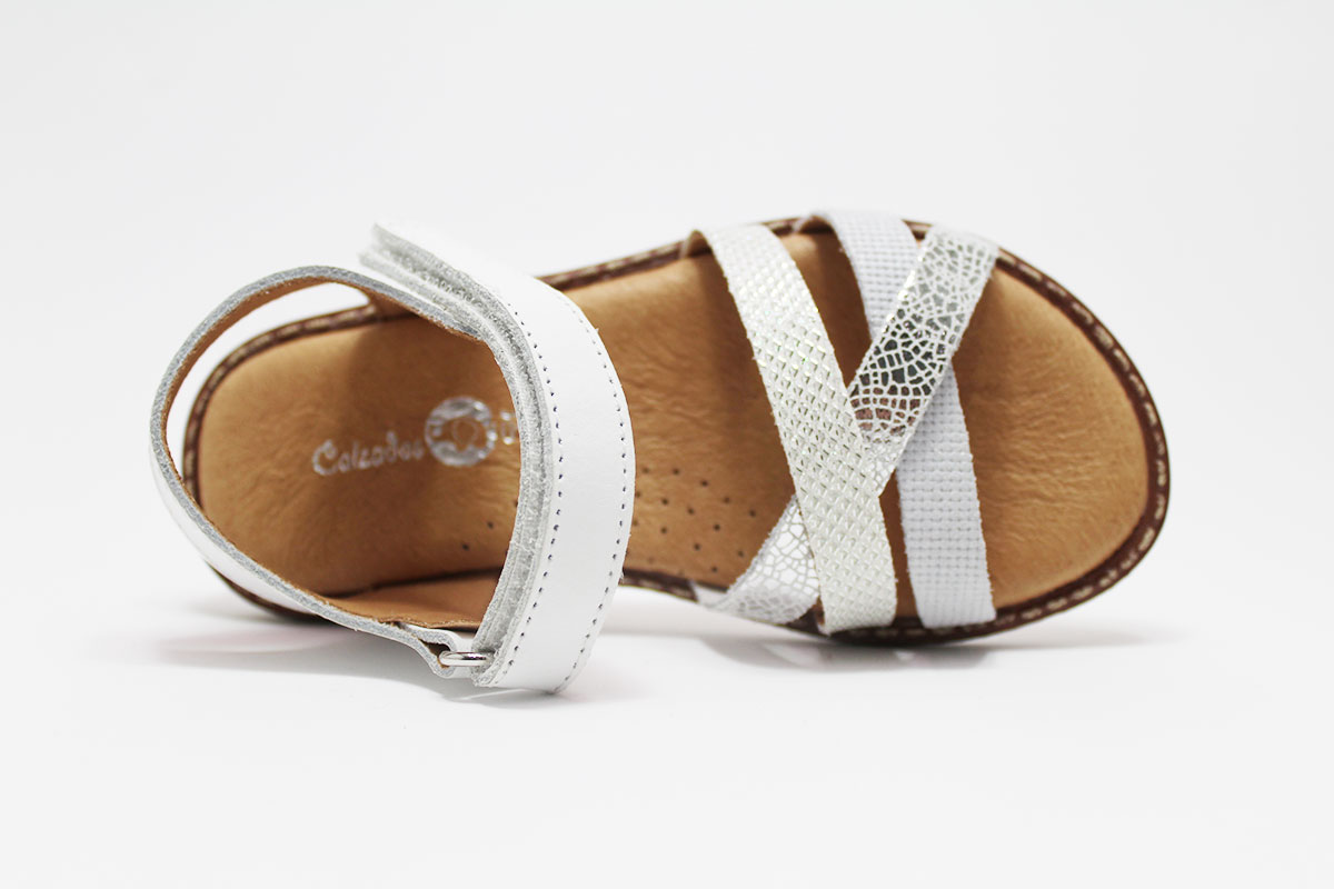 Sandalias tiras cruzadas niña - Imagen 6