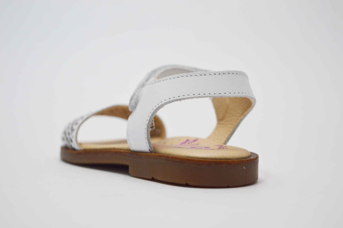 Sandalia blanca perlitas calada Pablosky - Imagen 6