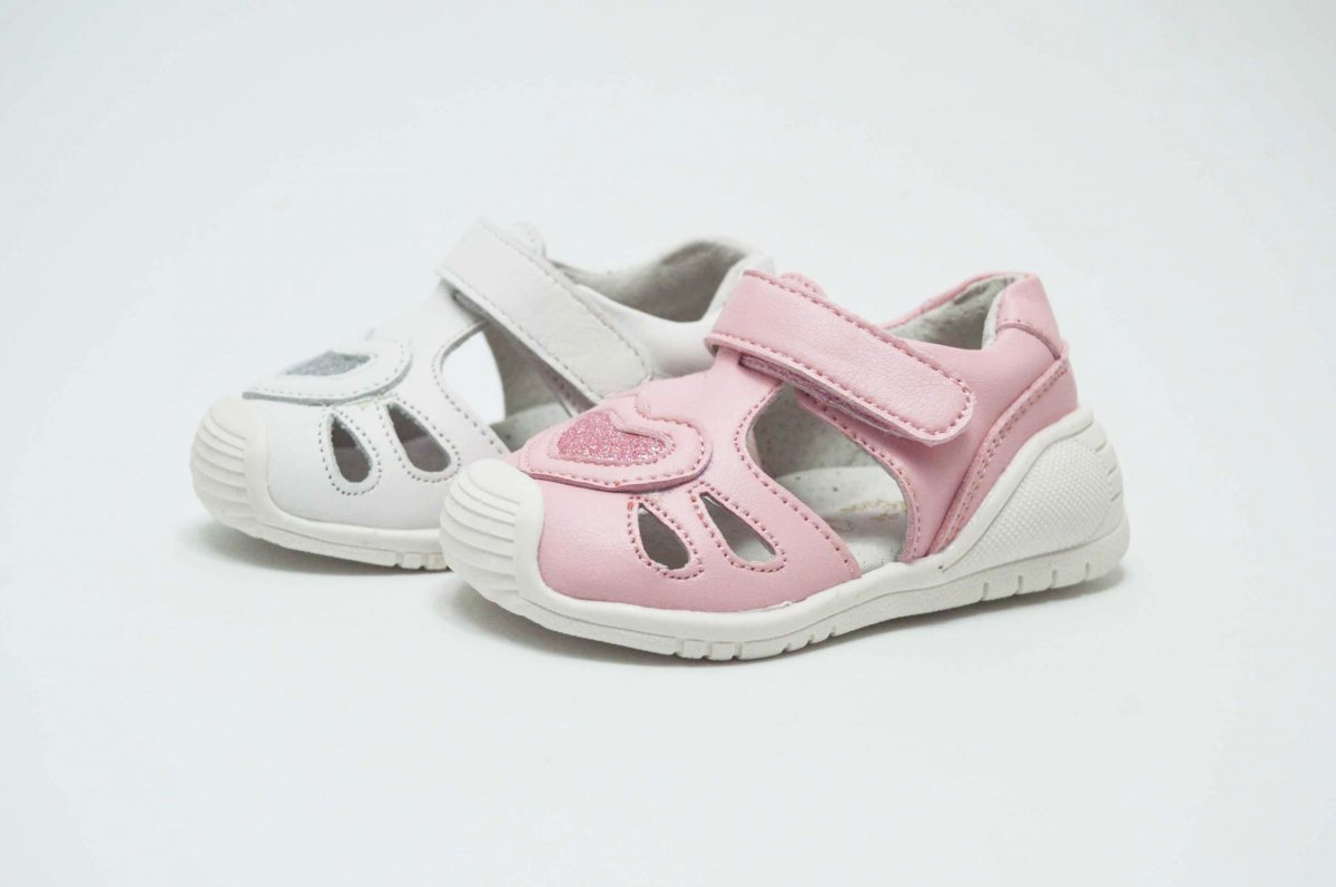 Sandalias puntera cerrada niñas