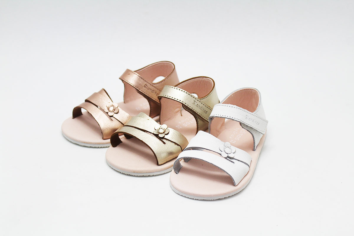 Sandalias flor Blanditos by Crios modelo MALTA