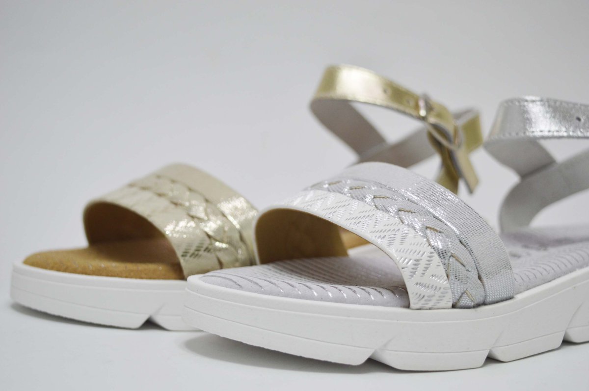 Sandalias metalizada suela blanca niña - Imagen 4