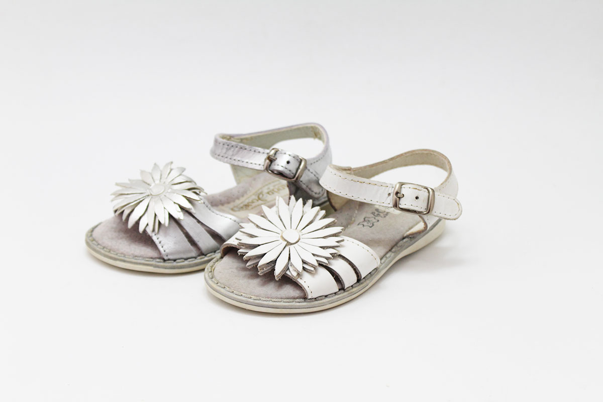 Sandalias niña hebilla flor grande - Imagen 9