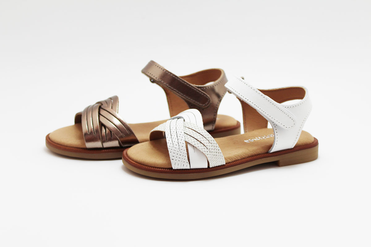 Sandalias niña tiras cruzadas - Imagen 2