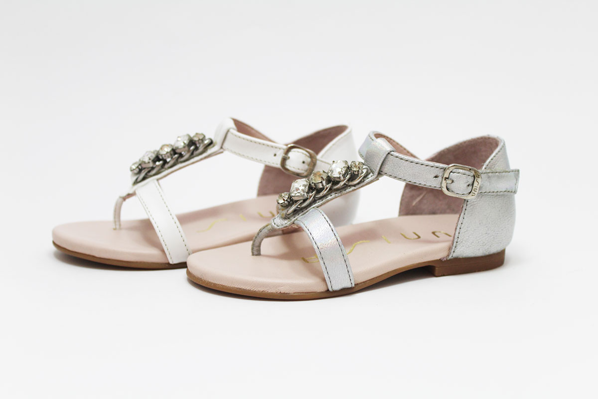 Sandalias talón cerrado pedrería niña - Imagen 2