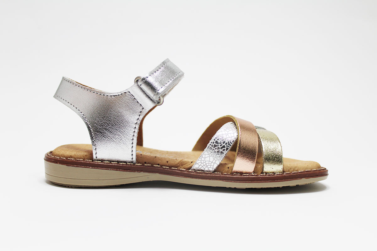 Sandalias tiras cruzadas niña - Imagen 9