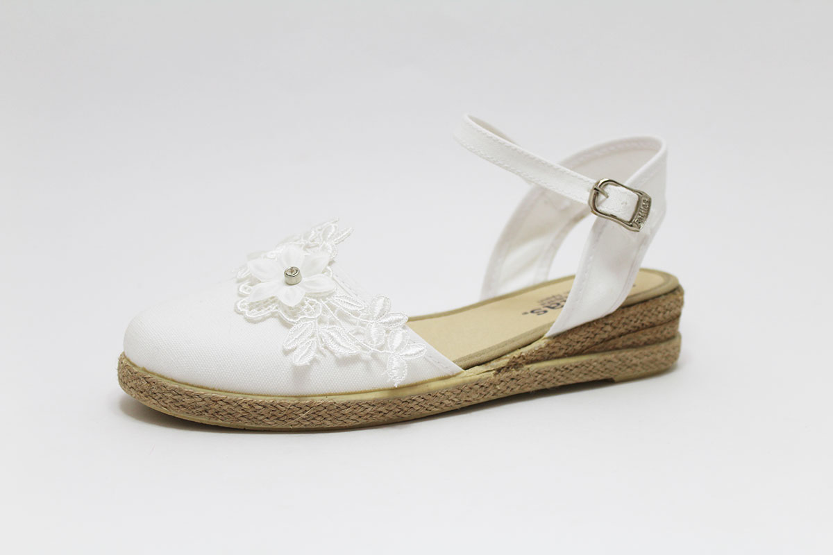 Alpargata flor blanco bordado niña