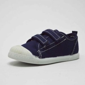 Zapatillas o bambas tipo lona con cierre adherente y puntera