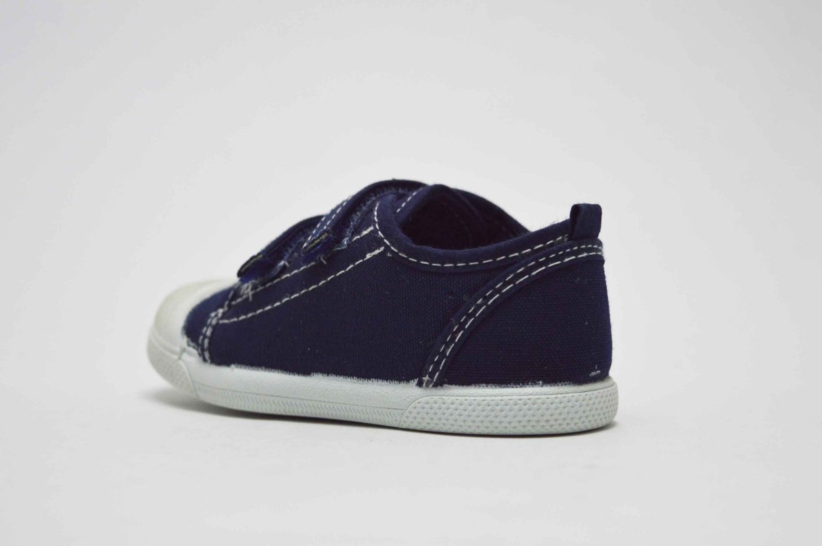 Zapatillas o bambas tipo lona con cierre adherente y puntera - Imagen 8