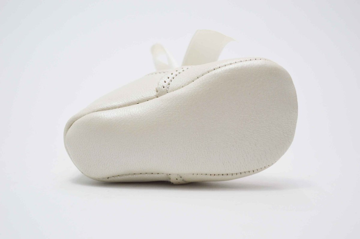 Bautizo niño nacarado beige - Imagen 8