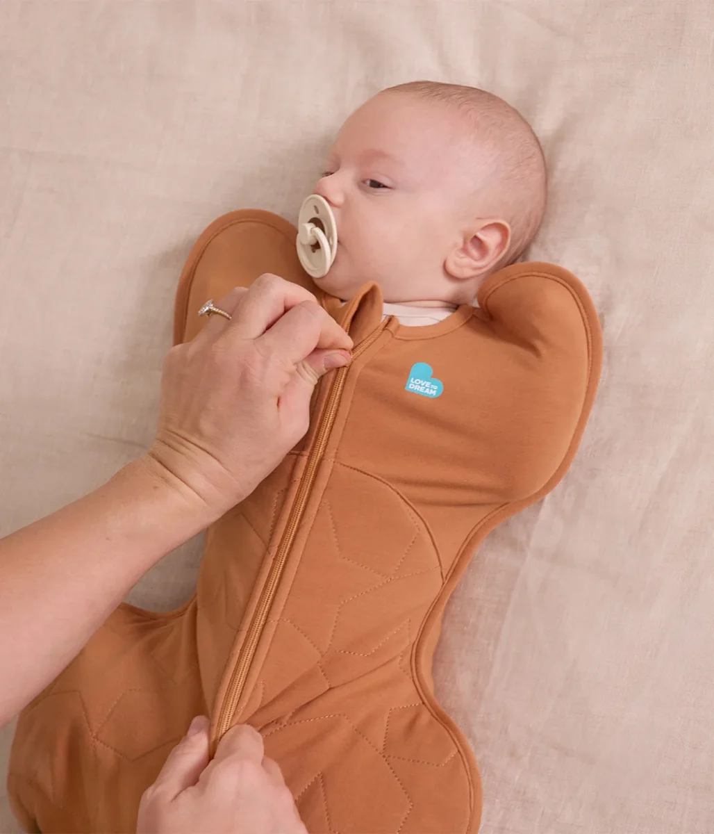 Swaddle Up™ Saco de arrullo 2.5 TOG Algodón Avellana Estrella acolchada - Imagen 6