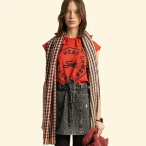 "Here comes trouble" T-Shirt