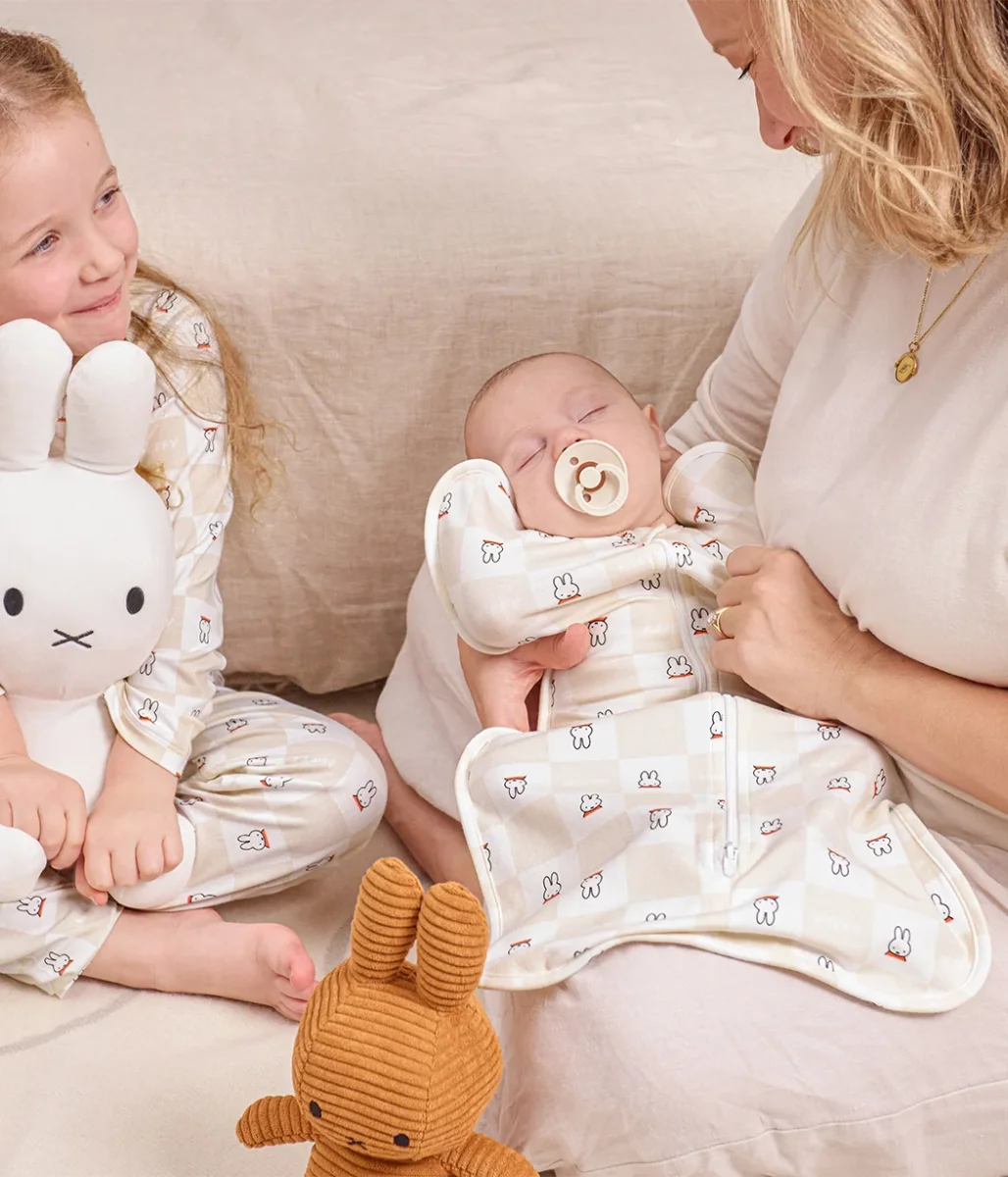 Swaddle Up™ Swaddle 1.0 TOG Algodón Abedul Miffy a Cuadros - Imagen 7