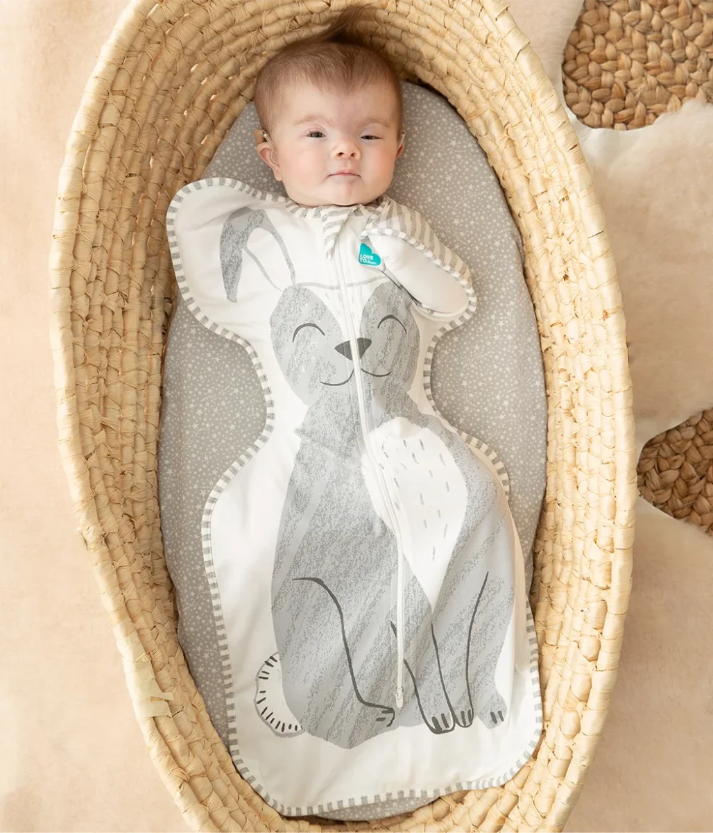 Swaddle Up™ 1.0 TOG Algodón Gris Stevie The Bunny™ - Imagen 5