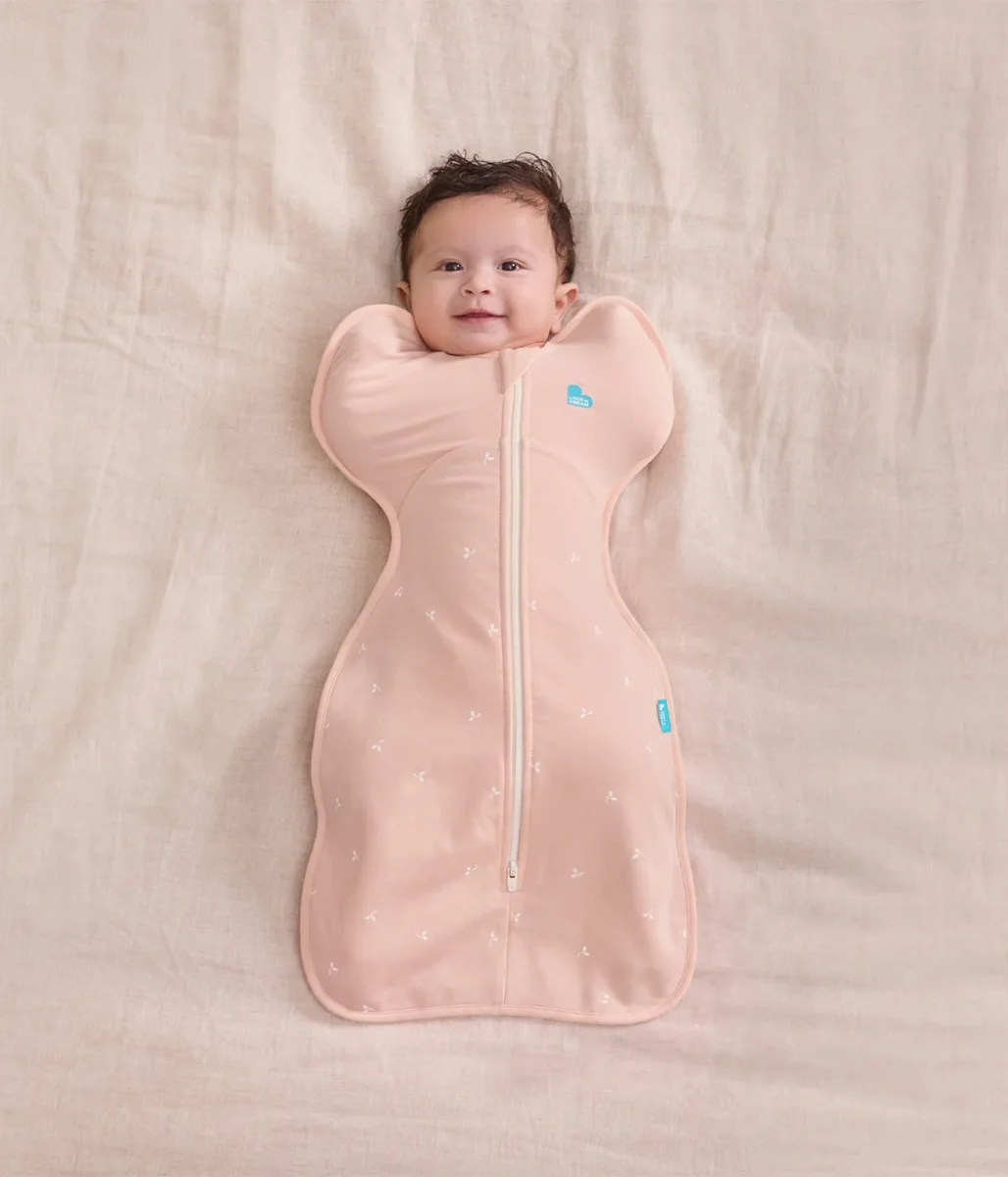 Swaddle Up™ Saco de arrullo 1.5 TOG Polar de algodón Rosa suave Ramitas - Imagen 7
