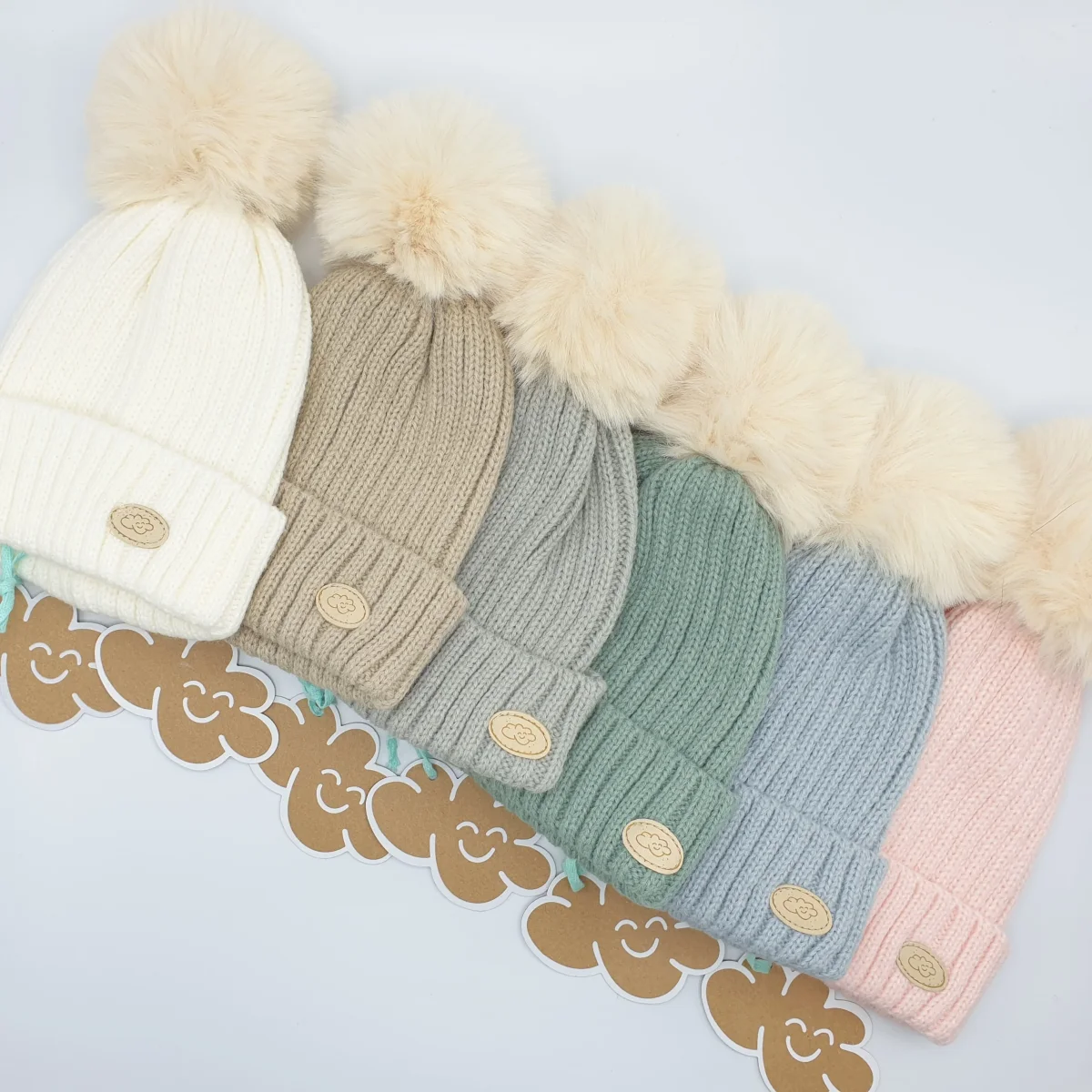 Gorro liso con pompón de pelo natural- Monnuage - Imagen 2