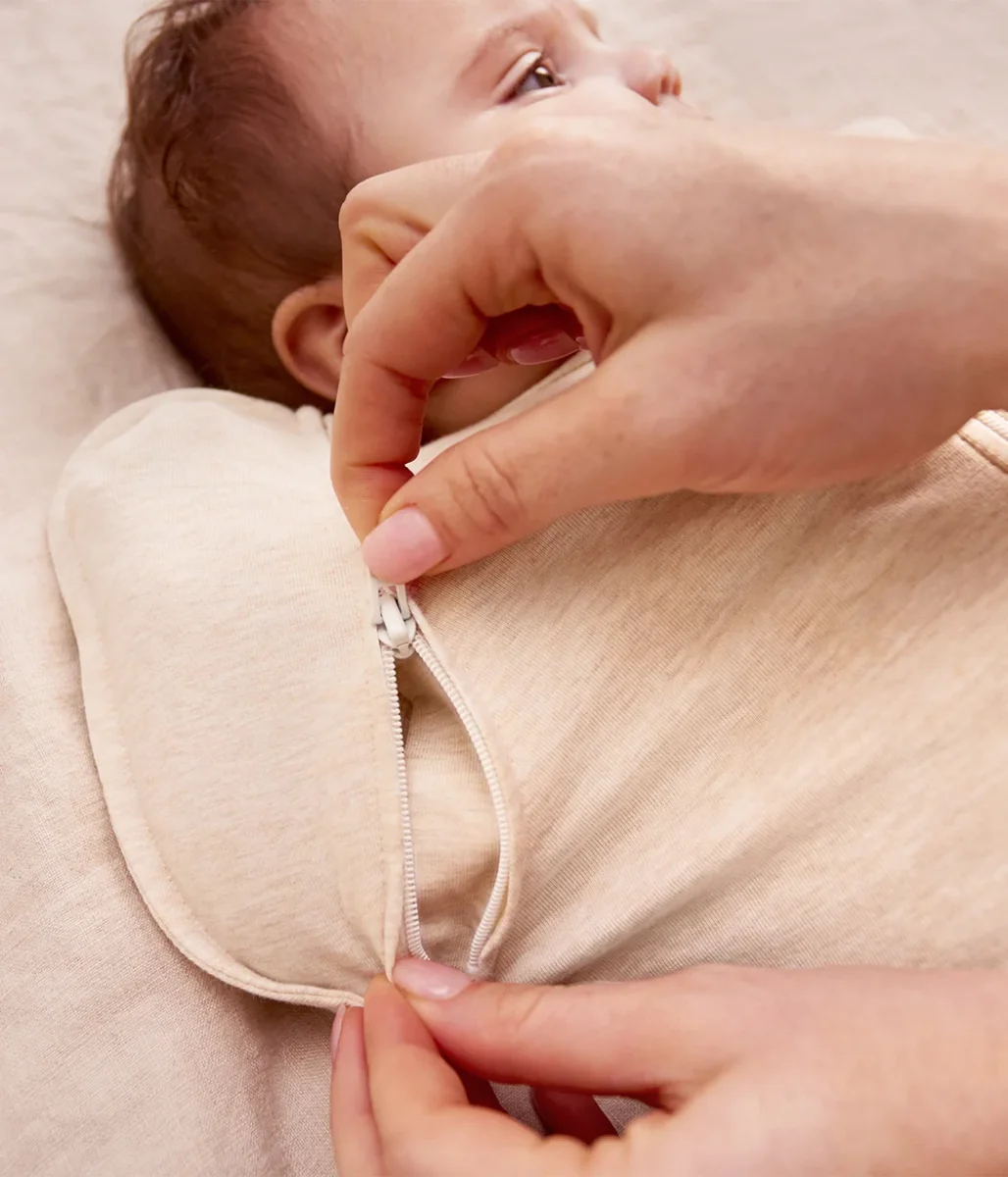 Swaddle Up™ Saco de dormir de transición 1.0 TOG Algodón Natural jaspeado - Imagen 8
