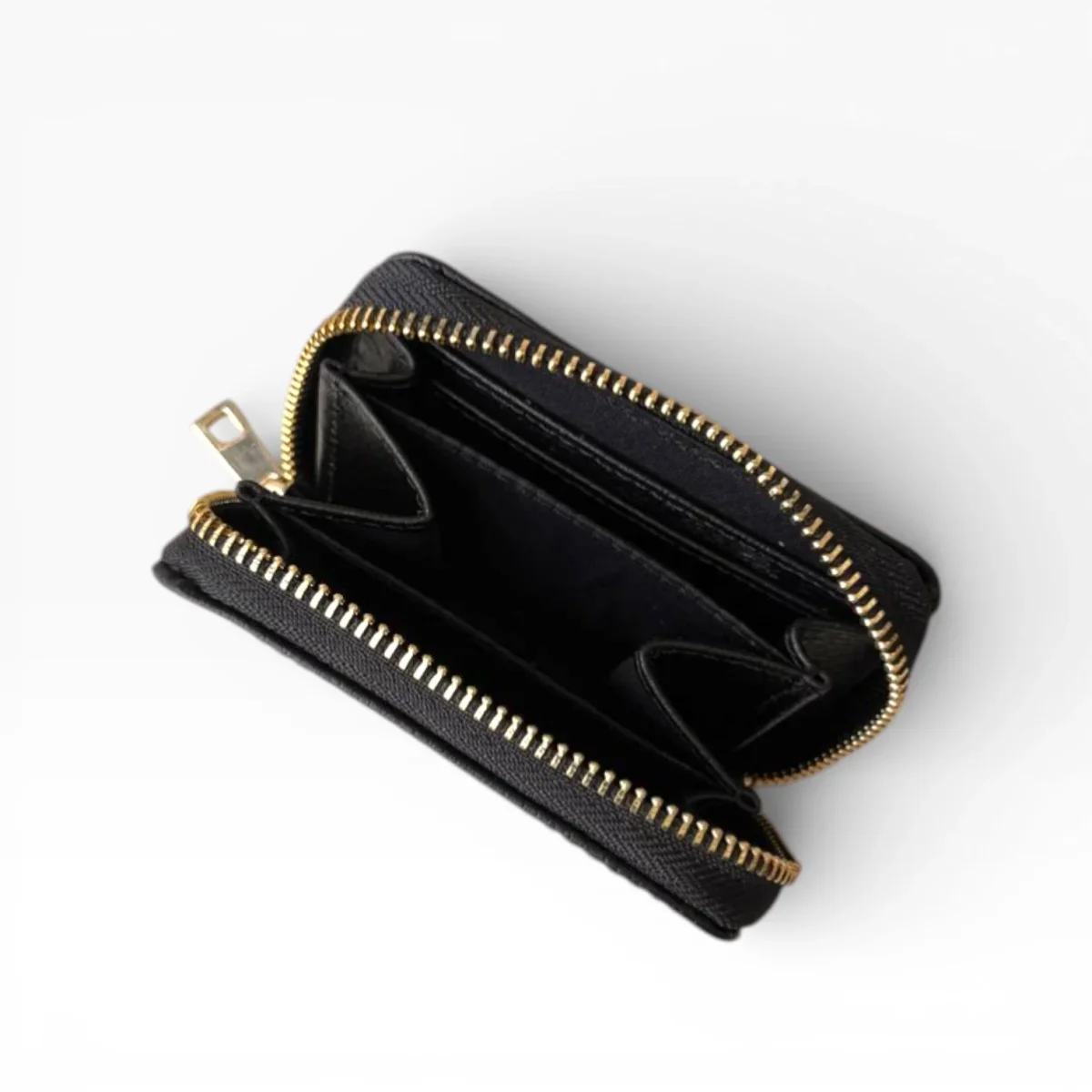 Billetera Minimalista de Cuero Vacuno para Mujer – Cierre Dorado Modelo Subtle - Imagen 7