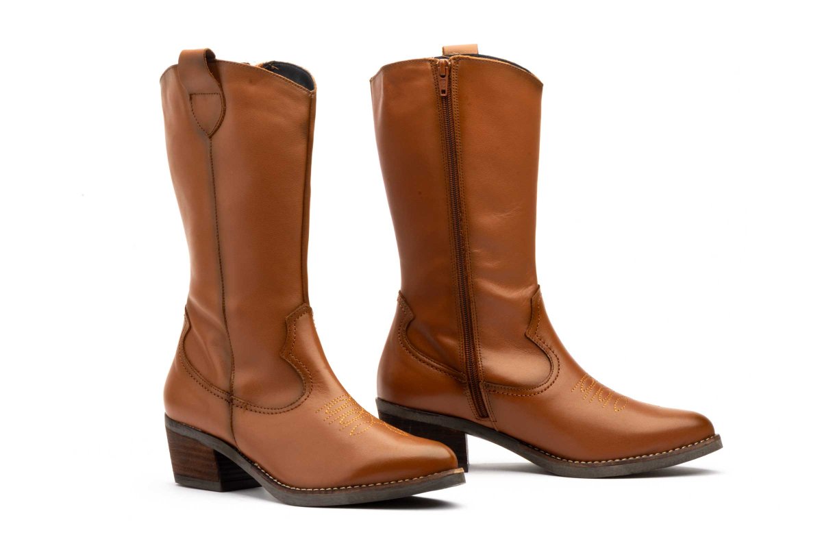 940 Bota para señora Cowboy en piel con tacón y cremallera lateral de color cuero ( hecho en España) - Imagen 2