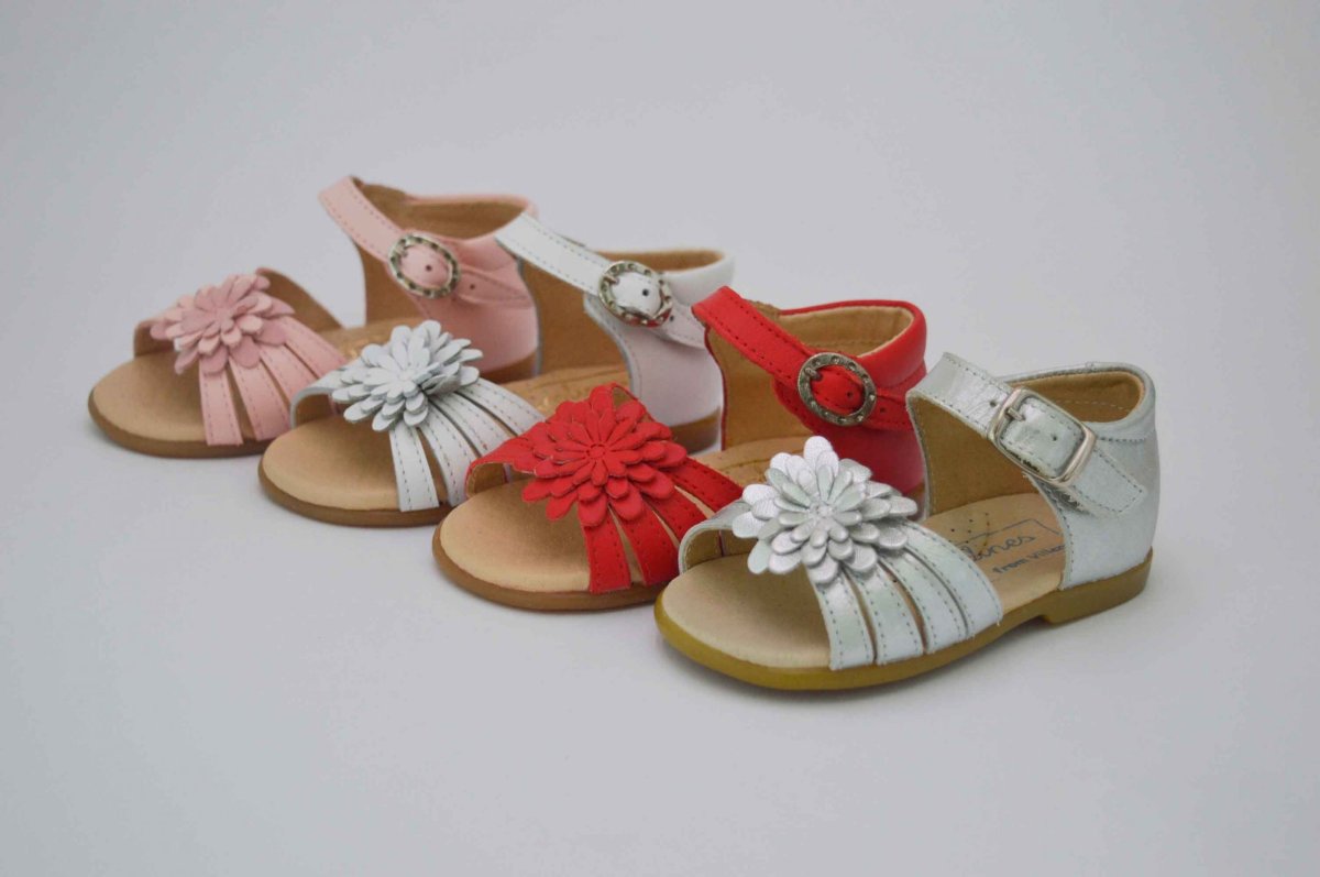 Sandalia flor talón cerrado - Imagen 2