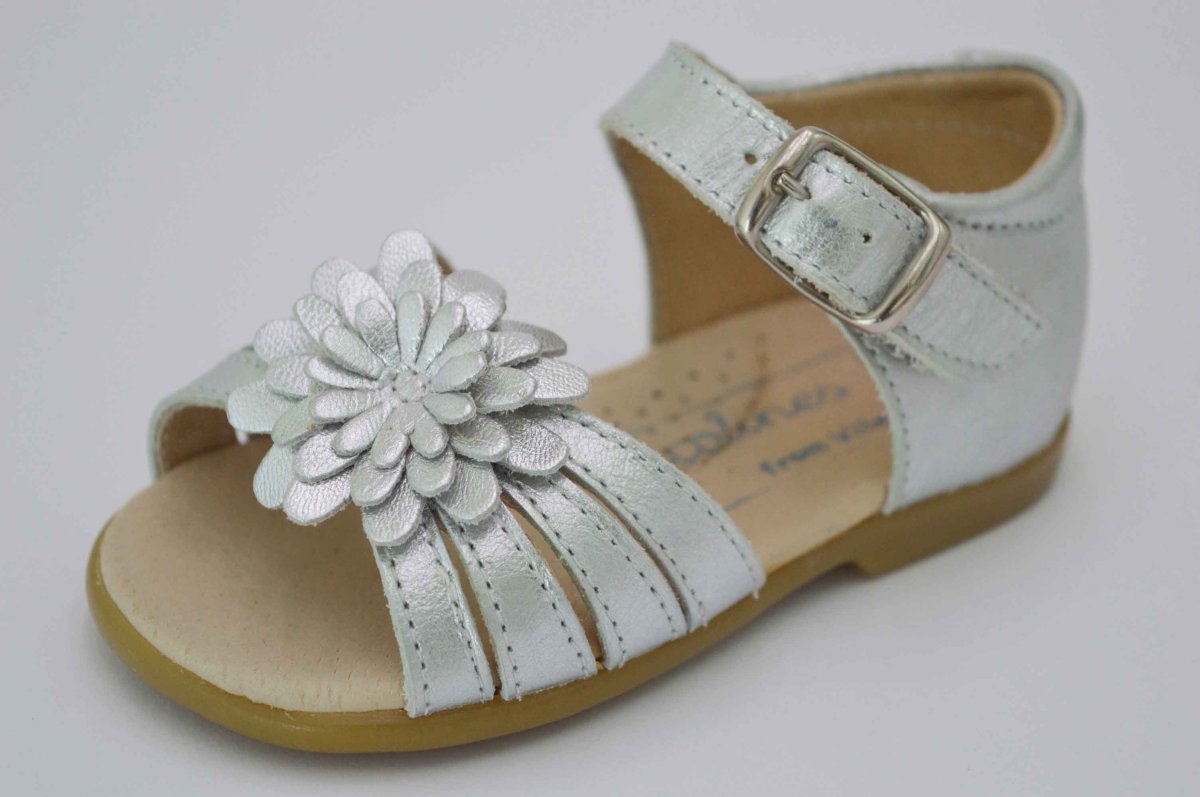 Sandalia flor talón cerrado - Imagen 9
